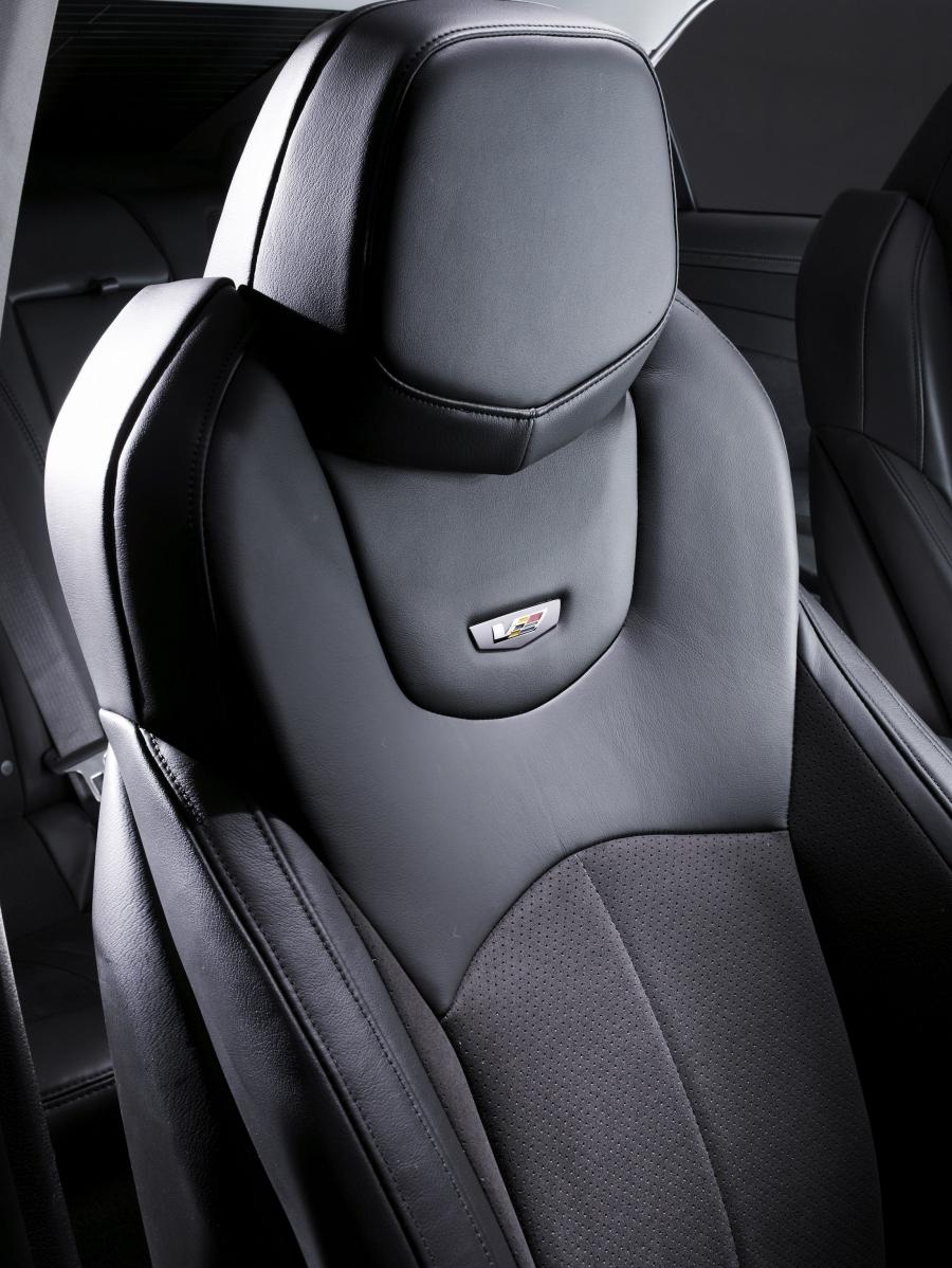  Cadillac CTS-V Coupe 2010 года  (фото 47 из 315)
